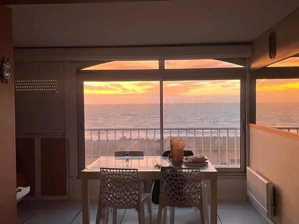Vue mer exceptionnelle mer & falaise