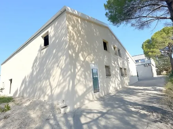 Local d'activité Aix En Provence 380 m2