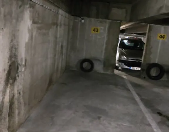 Garage/Parking