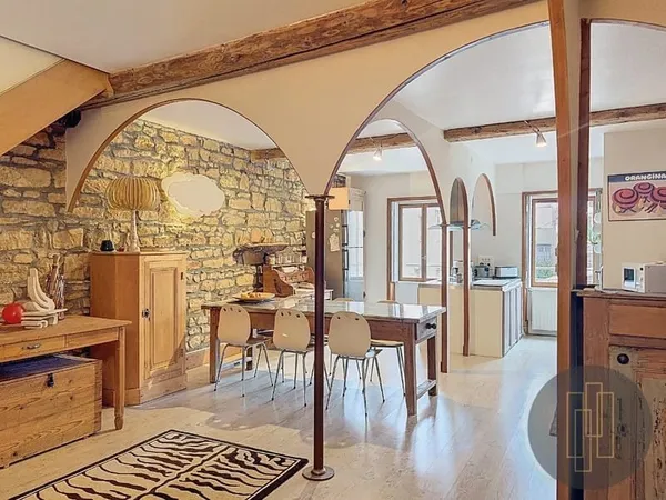 Exclusivité - Villefranche hypercentre - Appartement de charme - T4- 132.76 m²