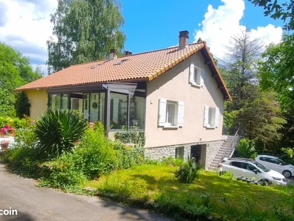 Maison 8 pièces 226 m²