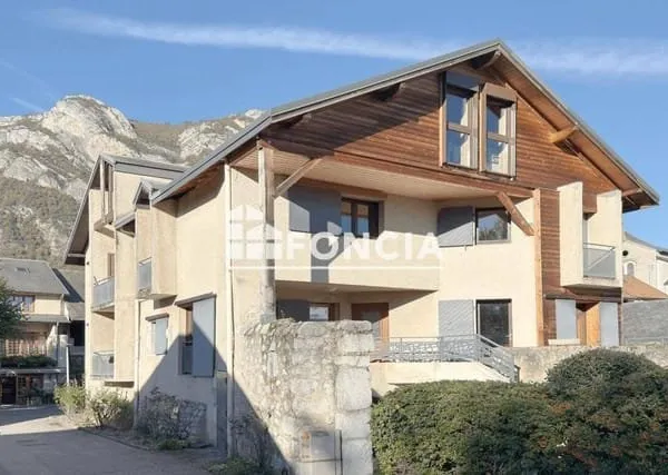 Immeuble de rapport 13 pièces 300 m²