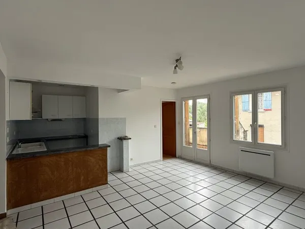 APPARTEMENT F2 POMPADOUR CENTRE