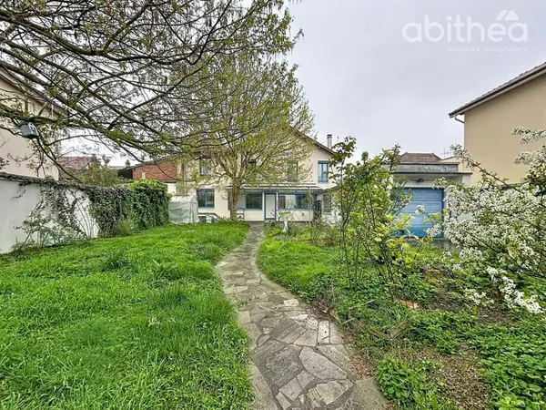 MAISON AVEC BEAU JARDIN SECTEUR GONDOLES SUD
