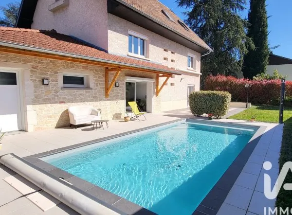Maison 7 pièces 197 m²