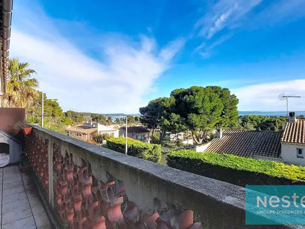 Spécial investisseur : St-Mitre les Remparts, Immeuble loué (8 lots)