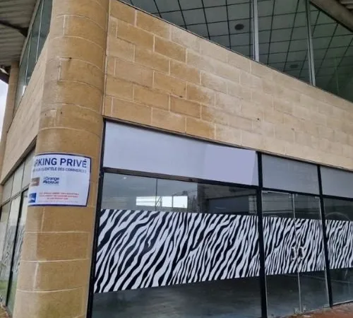 MERIGNAC 4 CHEMINS - LOCAL COMMERCIAL sur axe passant avec p
