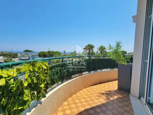 A VENDRE A NICE OUEST UN APPARTEMENT 3 PIECES 73 m2 - VUE M...