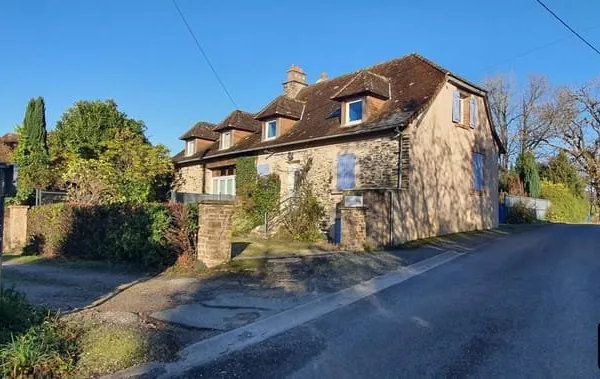 Maison de 212 m² avec gîte et piscine