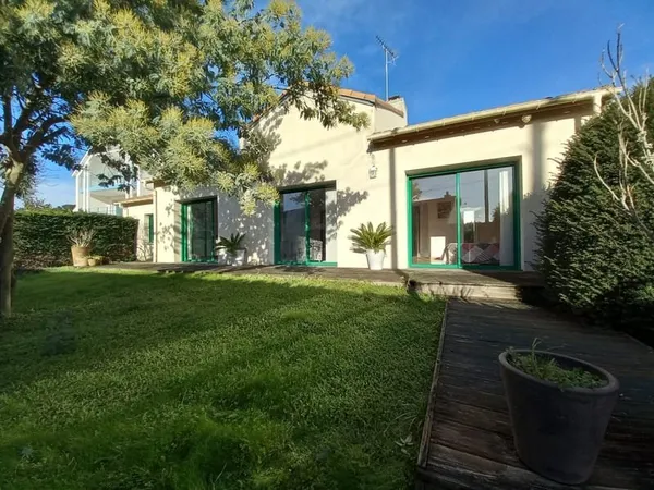 Maison plain pied - Centre bourg escoublac