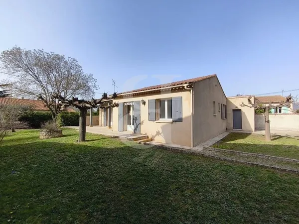 Villa de plain-pied avec terrain à proximité du centre-ville d
