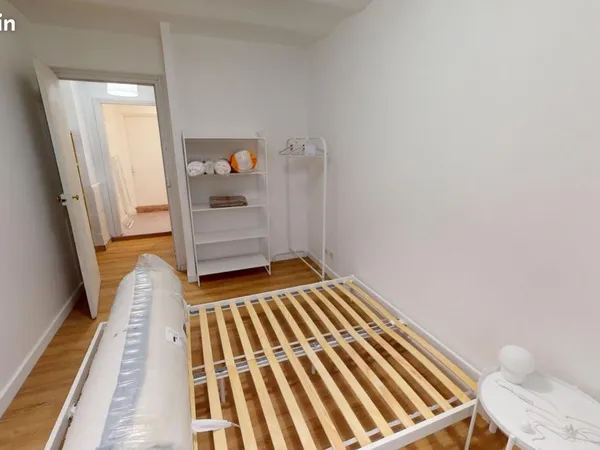Chambre 6 pièces 156 m²