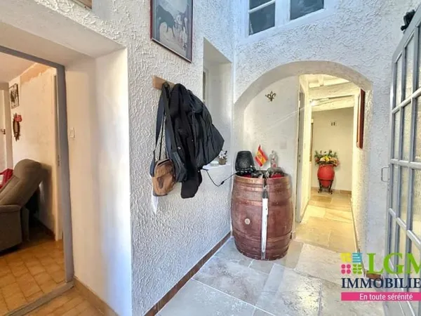 SAINTE-ANASTASIE : Maison de village à rénover