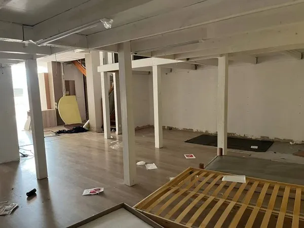Boutique 2 pièces 128 m²