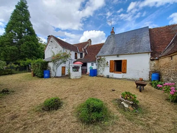 Maison ancienne, T5, 119m2hab dans village au calme avec jar
