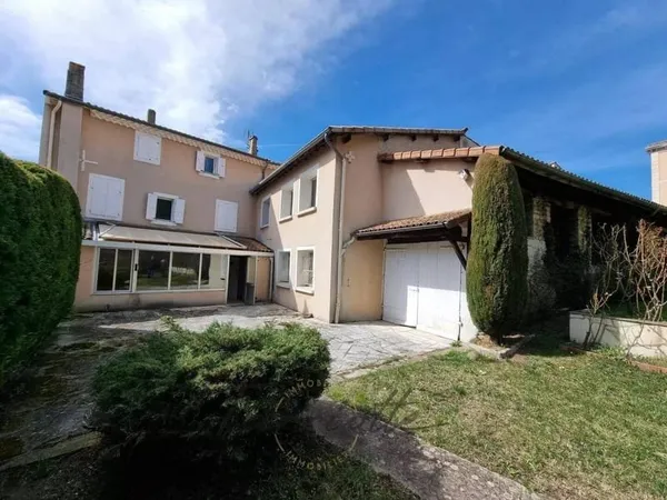 Maison 11 pièces 302 m²