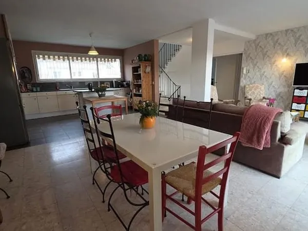 Maison 7 pièces 195 m²