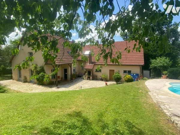 Maison 8 pièces 227 m²