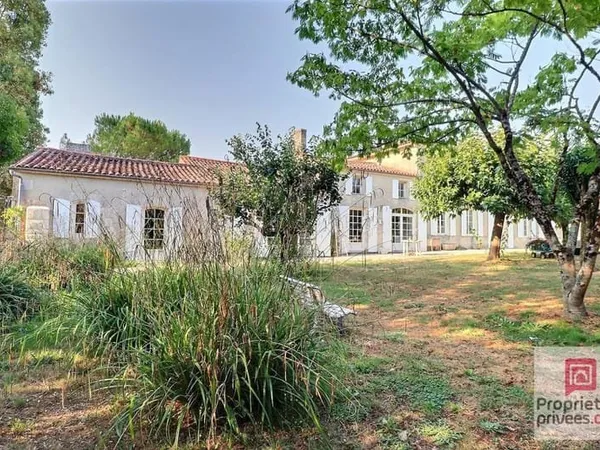 Jolie maison de maitre 19 pièces 433 m2 habitables - 1 gîte - nombreuses possibilités