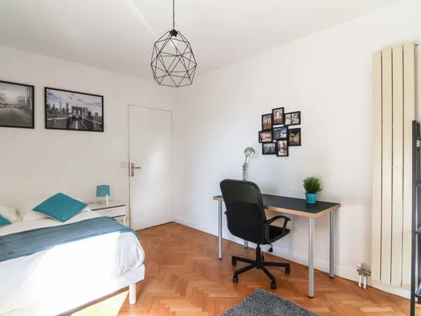 Belle chambre chaleureuse – 14m²