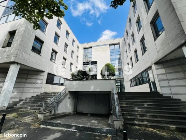 Bureau 534 m²