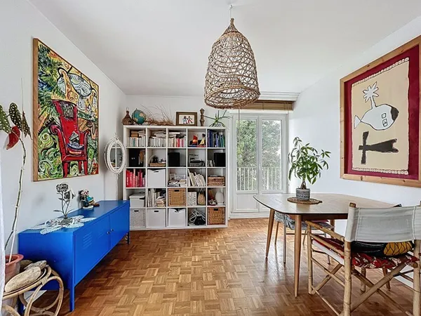 Bel appartement 3 pièces avec terrasse, parking et garage. Au coeur de la butte Sainte-Anne, Nantes