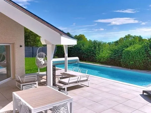 Maison 8 pièces 258 m²
