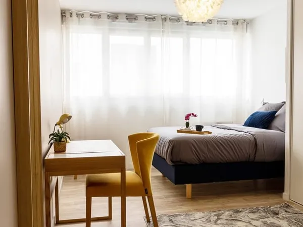 STUDIO MEUBLÉ ET ÉQUIPÉ EN COLIVING - BRON (VINATIER)