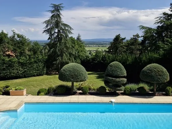 Propriété 5 pièces 260 m²