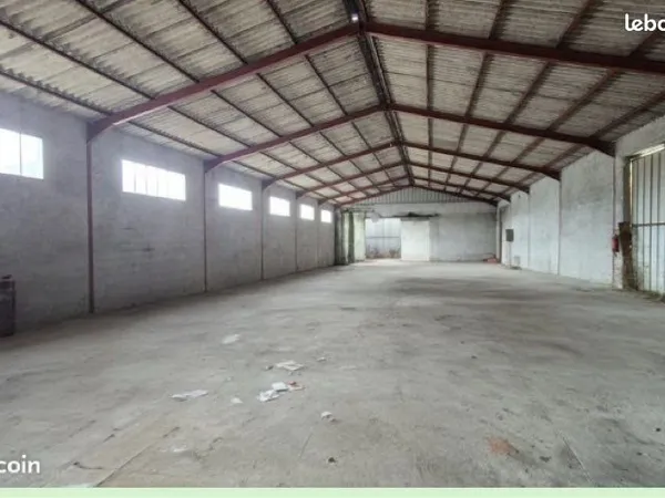 Hangar, entrepôts, local d'activité