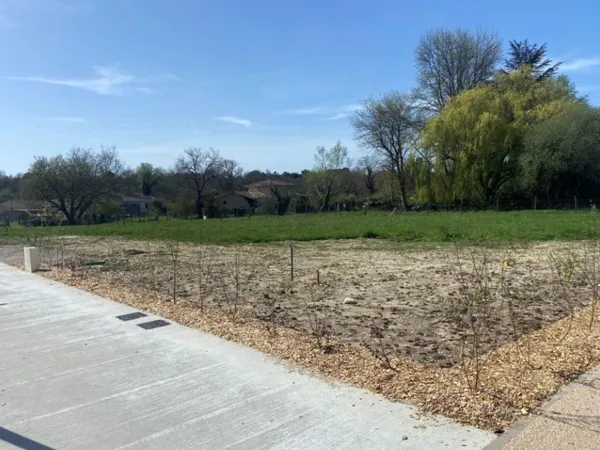 Terrain 630 m²