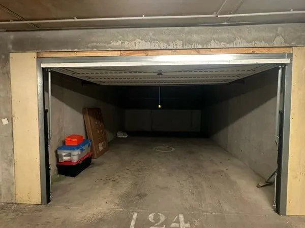 Garage 25 m2 sous sol sécurisé