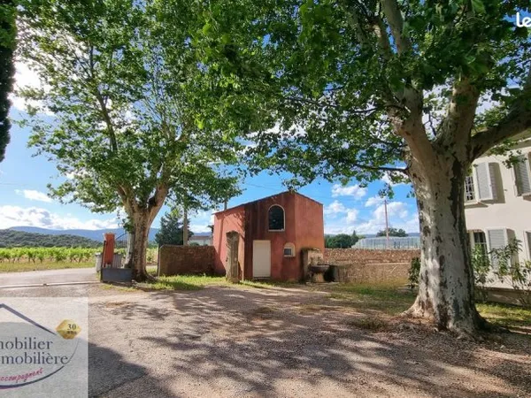 Local 476 m² Pierrefeu-du-Var