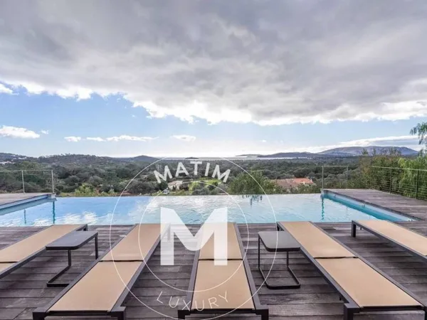Villa 6 pièces 200 m²