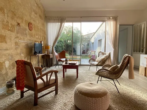 Maison de plain pied en pierre avec jardin - CROIX BLANCHE