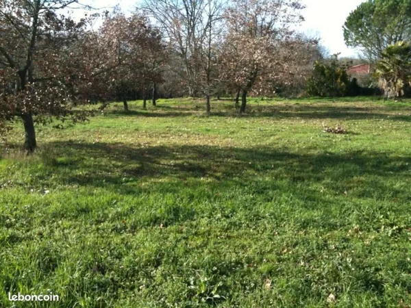 Terrain 700 m² Tournefeuille