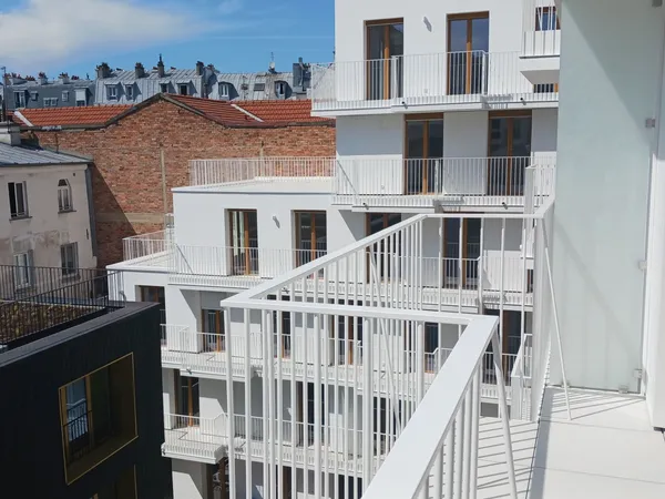 Superbe studio meublé neuf avec balcon - Place Léon Blum (Paris 11e)
