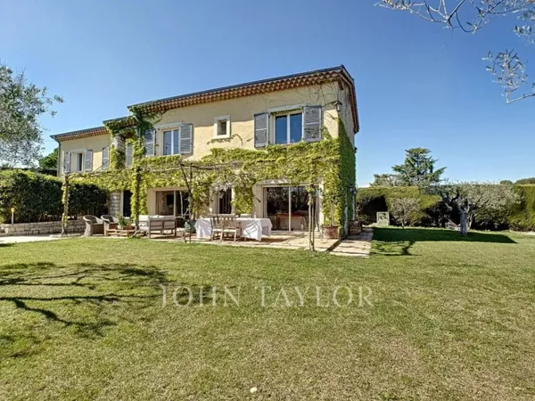 Mougins Co exclusivité - Magnifique bastide provençale au calme