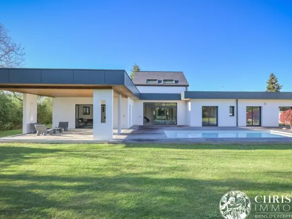 Maison 8 pièces 265 m²