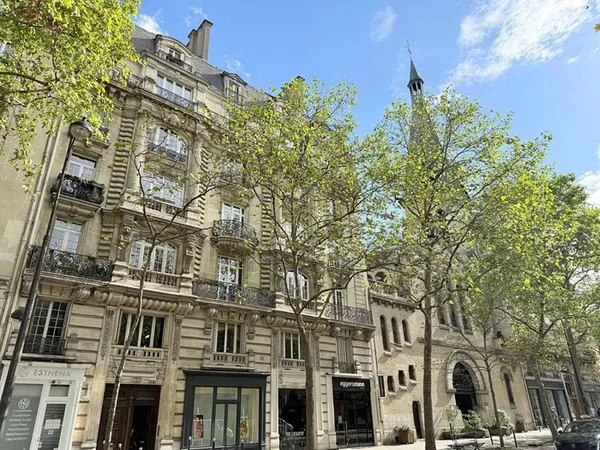 Appartement 6 pièces 180 m²