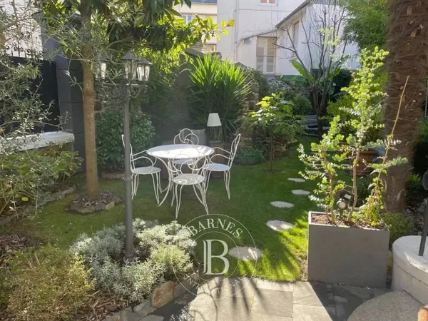 Maison 6 pièces 265 m²
