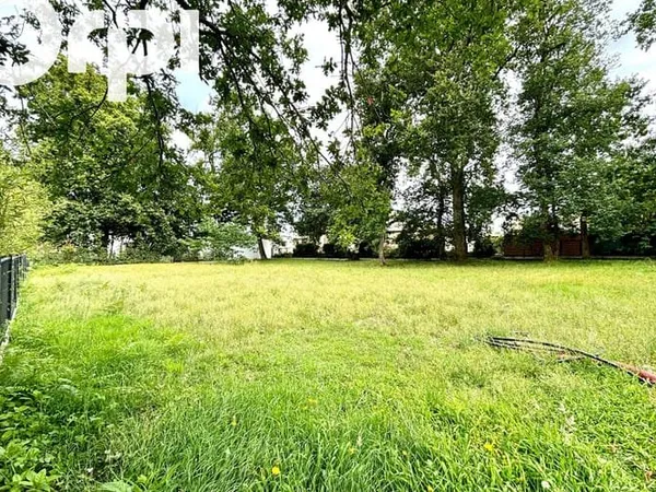 Terrain 935 m²