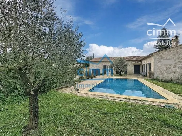 Villa rénovée - 6 pièces - 167 m² - Terrain arboré de