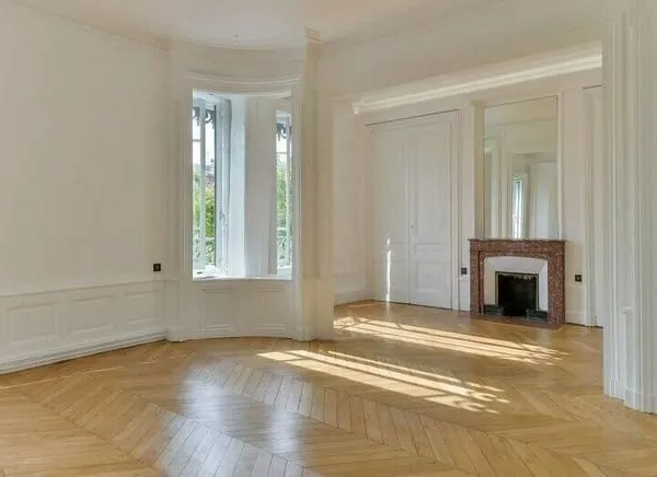 Bureau 180 m²