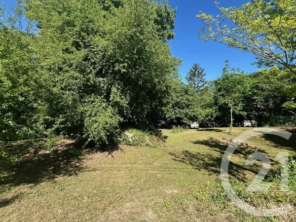 Terrain 1744 m²