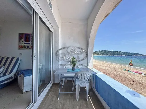 studio en rez-de-plage avec loggia