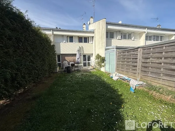 LOUVRES - Maison mitoyenne d'un côté 5pièces/3chambres