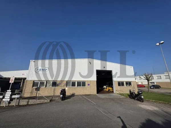Local d'activité 1040 m²