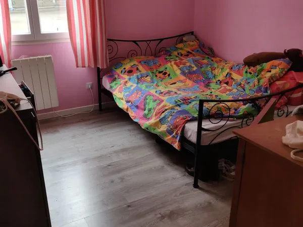 Une chambre en colocation dans un pavillon