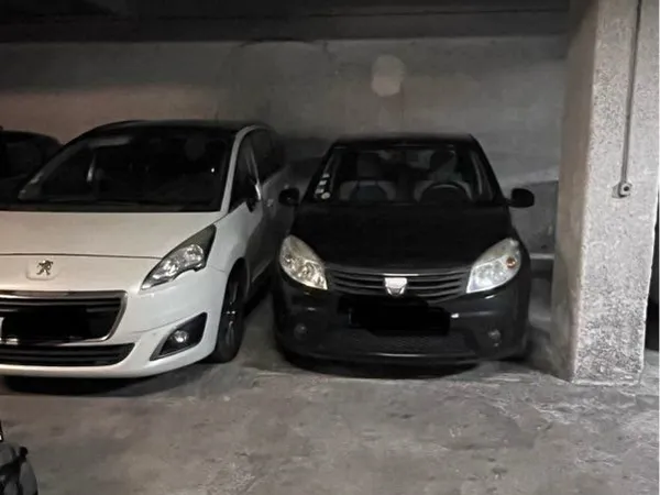 Place de parking souterrain
